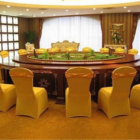 Country Garden Phoenix Hotel Jingmen Dış mekan fotoğraf