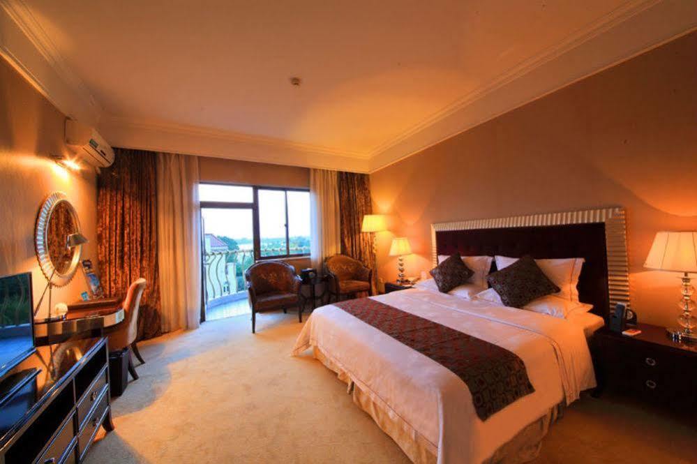 Country Garden Phoenix Hotel Jingmen Dış mekan fotoğraf