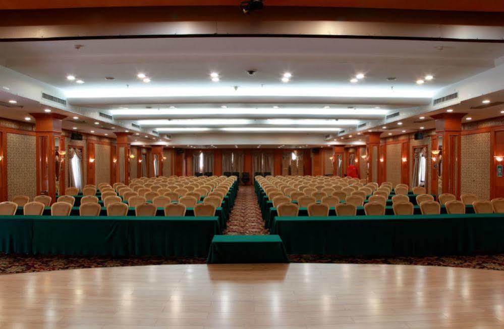Country Garden Phoenix Hotel Jingmen Dış mekan fotoğraf