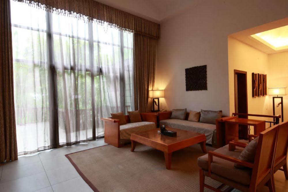 Country Garden Phoenix Hotel Jingmen Dış mekan fotoğraf