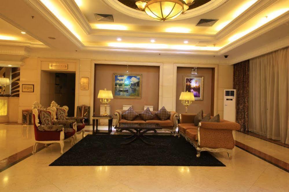 Country Garden Phoenix Hotel Jingmen Dış mekan fotoğraf